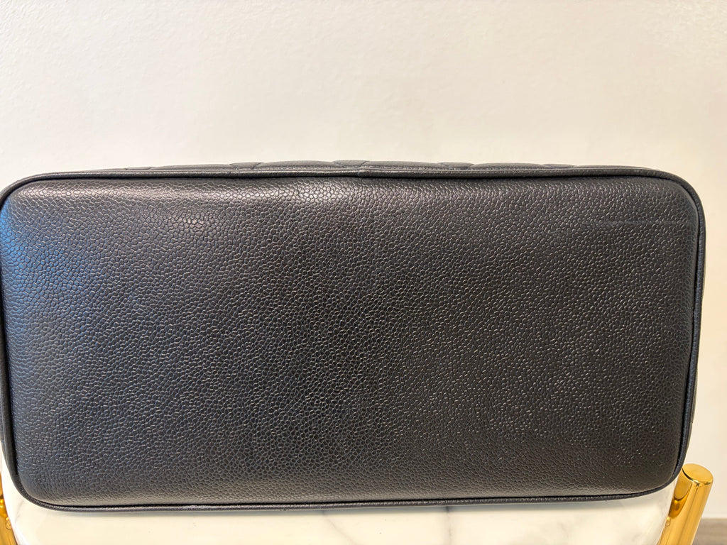 CHANEL MEDAILLON NERA