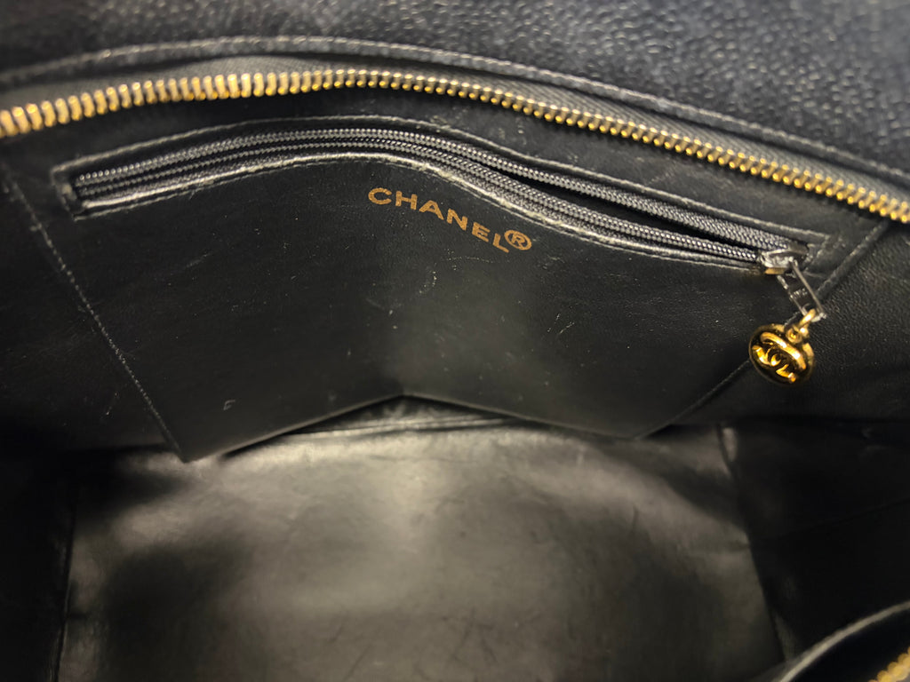 CHANEL MEDAILLON NERA