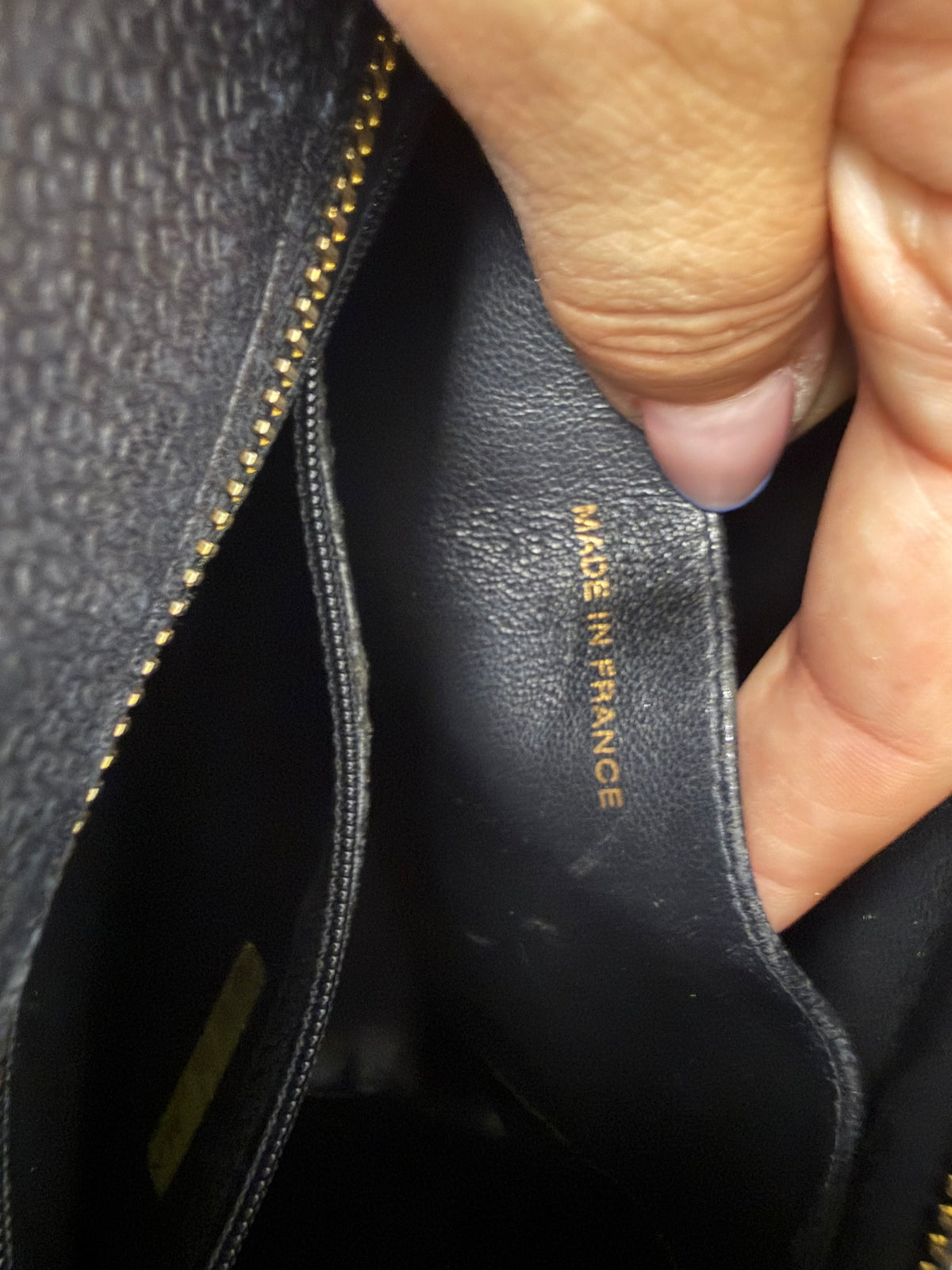 CHANEL MEDAILLON NERA